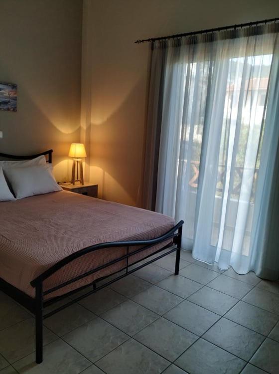 N&Μ Appartement Méthana Buitenkant foto