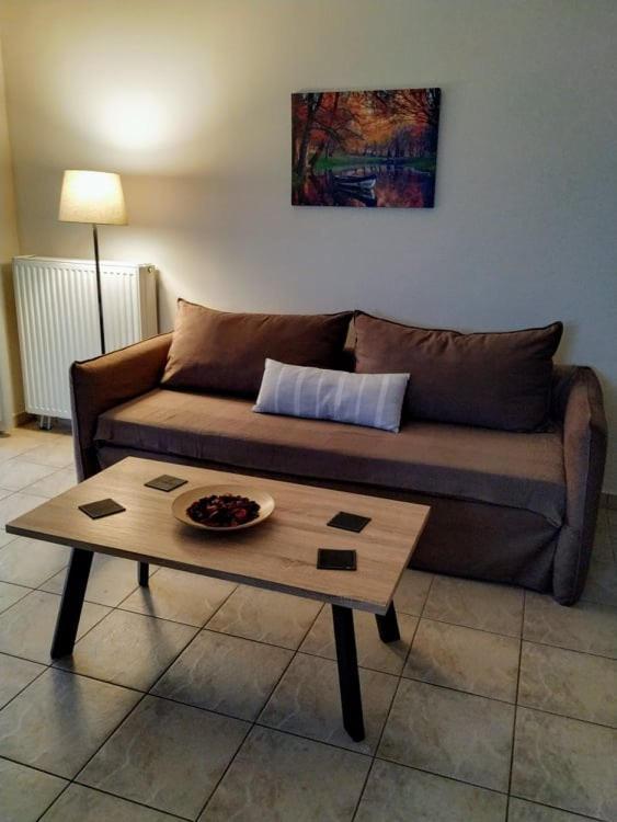N&Μ Appartement Méthana Buitenkant foto
