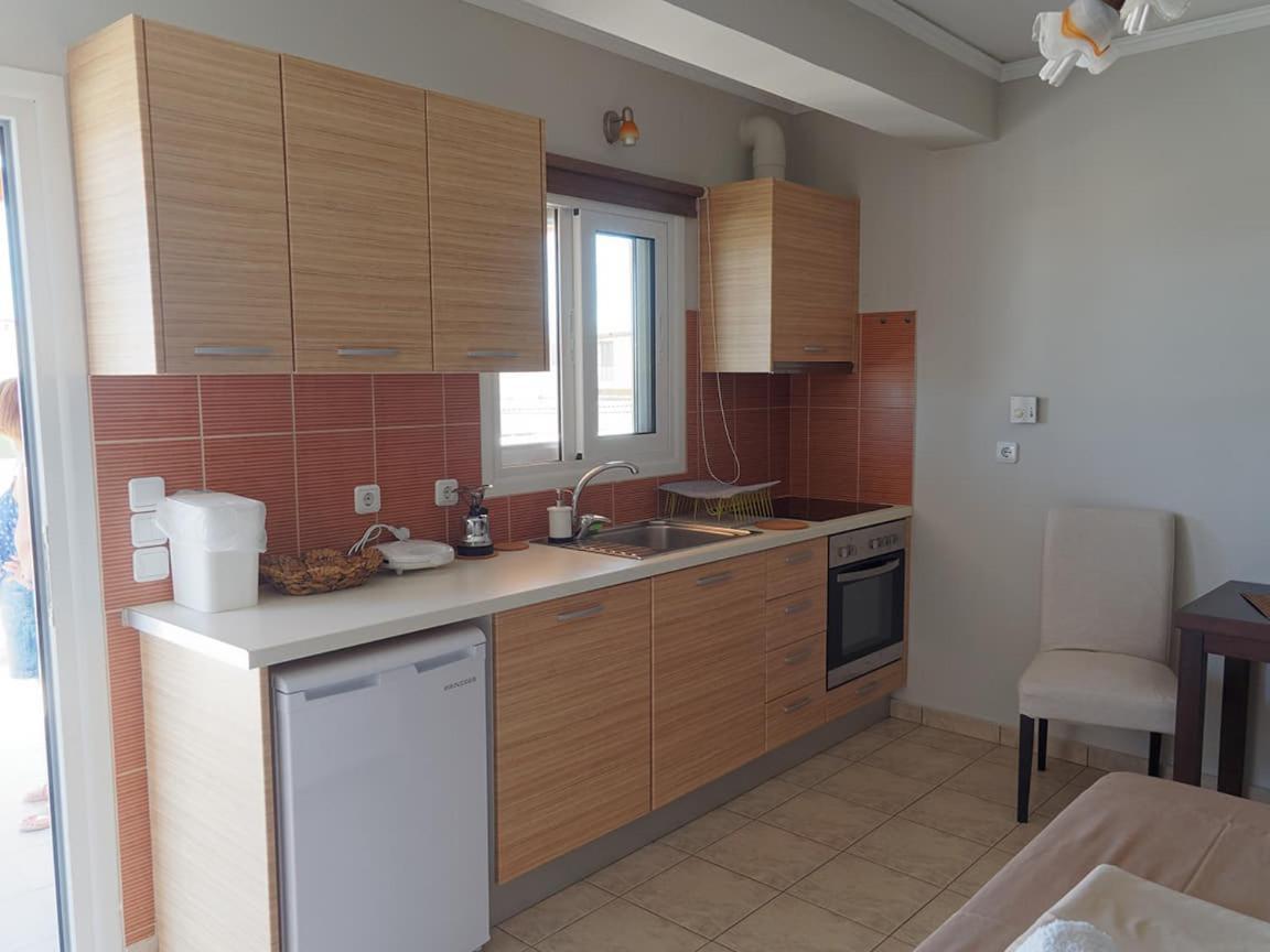 N&Μ Appartement Méthana Buitenkant foto