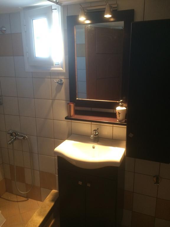 N&Μ Appartement Méthana Buitenkant foto